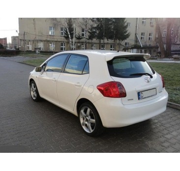 TOYOTA AURIS SPOILER NA KLAPE