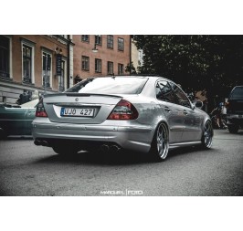 MERCEDES E KLASA W211 SPOILER NA KLAPE