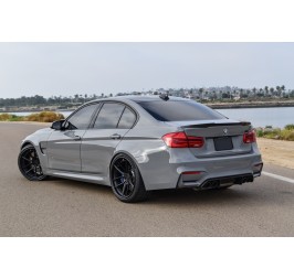 BMW M3 F80 SPOILER NA KLAPE LOTKA