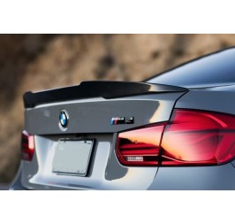 BMW M3 F80 SPOILER NA KLAPE LOTKA