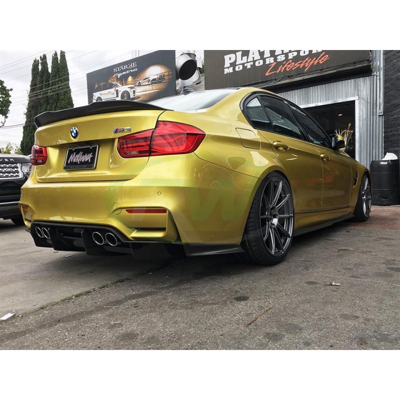 BMW M3 F80 SPOILER NA KLAPE LOTKA