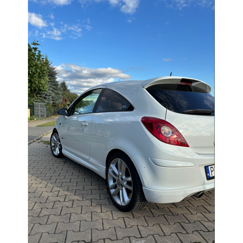 OPEL CORSA D 3D SPOILER NA KLAPE